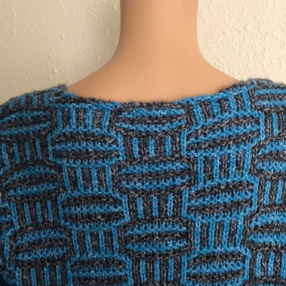 Putorti Sweater - Picture 4 of 9